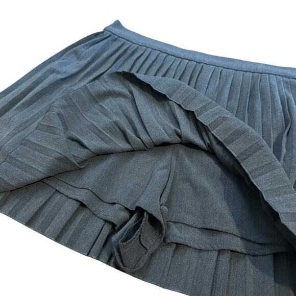 Grey pleated mini skort miniskirt - Picture 2 of 6